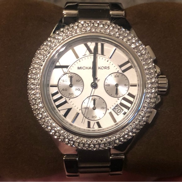 Excellent preowned condition rhinestone Michael Kors watch - Picture 3 of 3